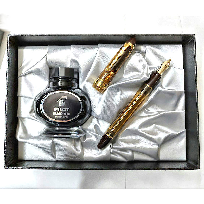 Pilot Custom 823 Amber Demonstrator