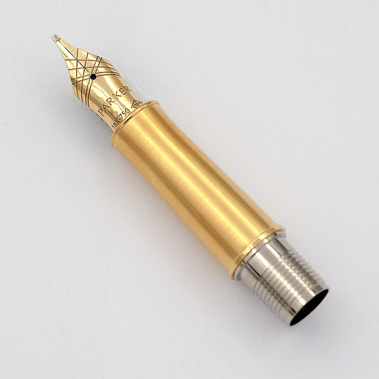 Parker Sonnet 15 Metal Oro satinado GT Sección frontal Plumín de oro de 18 quilates